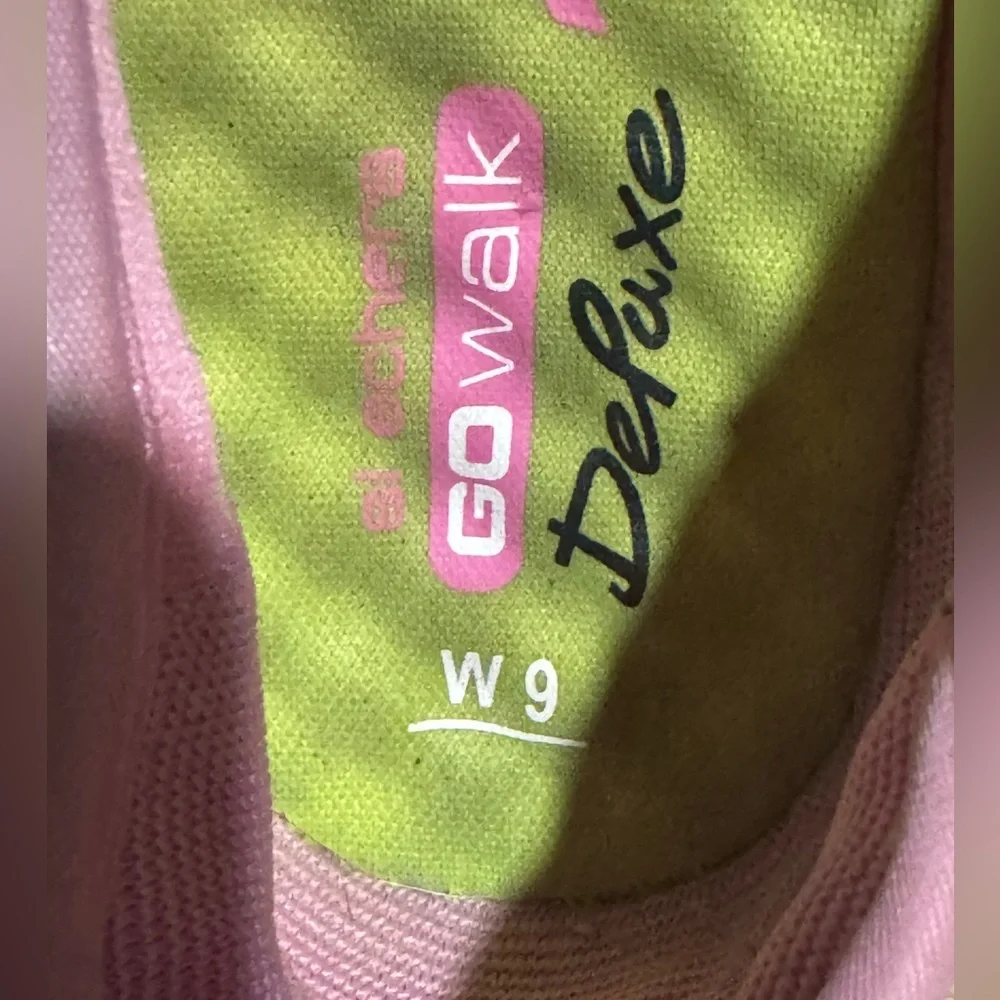 Skechers Go Walk Women's 9 Black slip On Shoes pink breast cancer ribbon sneaker
